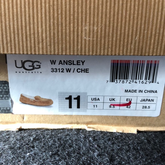 Ugg Slippers - Picture 4 of 5